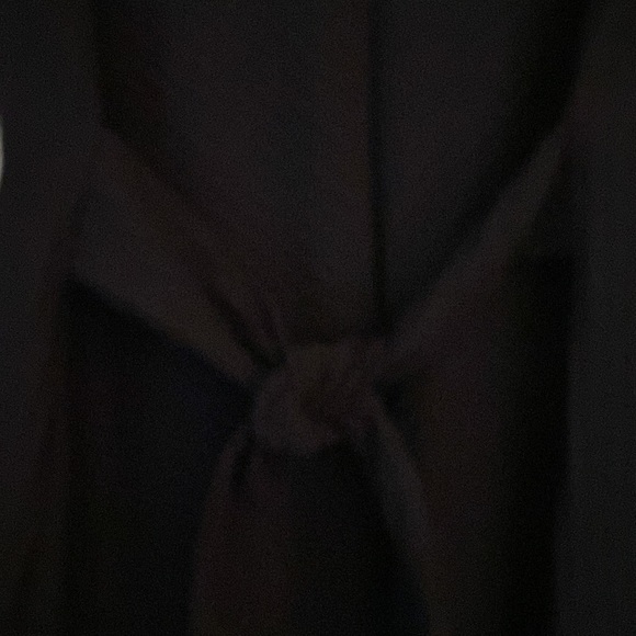 Ann Taylor navy sleeveless top, LP - Picture 4 of 9